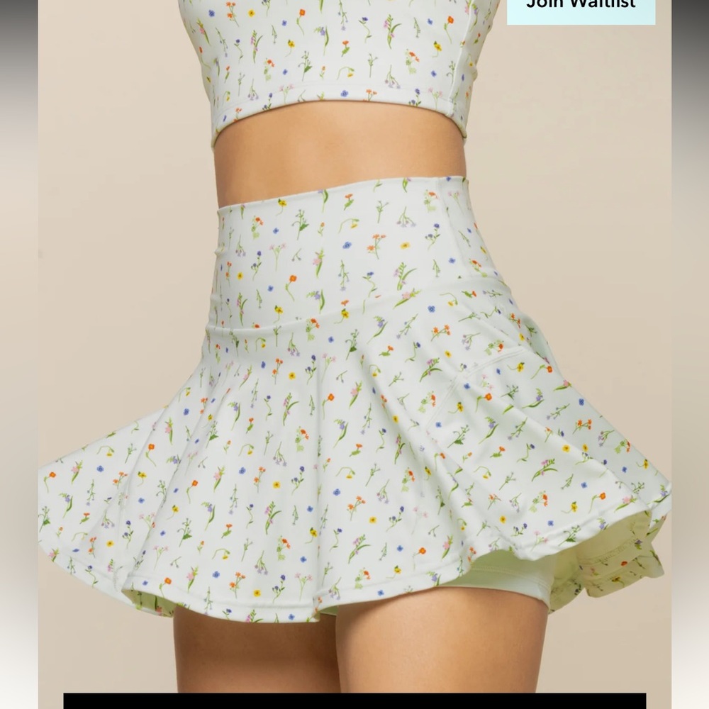POPFLEX Twirl skort. Meadow pattern. NWT. Sold out online.